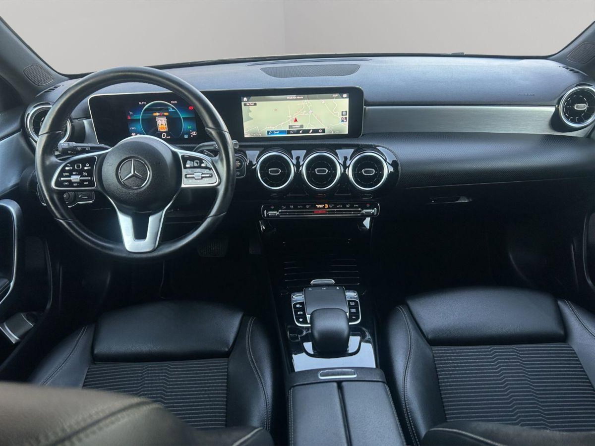 Mercedes-Benz Classe A Sedan 180 d Automatic 4p. Premium (15)