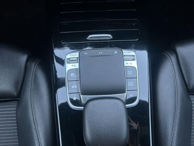 Mercedes-Benz Classe A Sedan 180 d Automatic 4p. Premium (17)