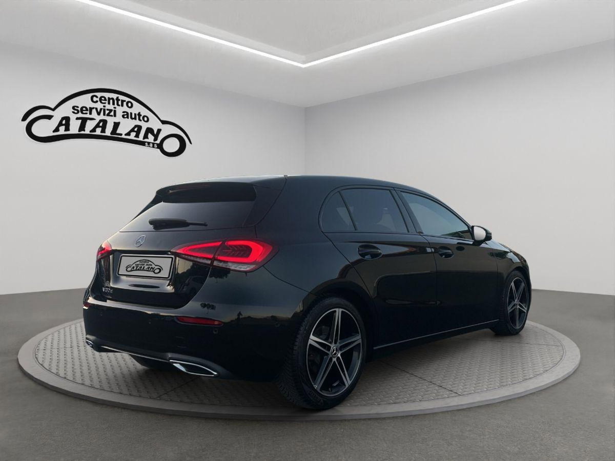 Mercedes-Benz Classe A Sedan 180 d Automatic 4p. Premium (5)