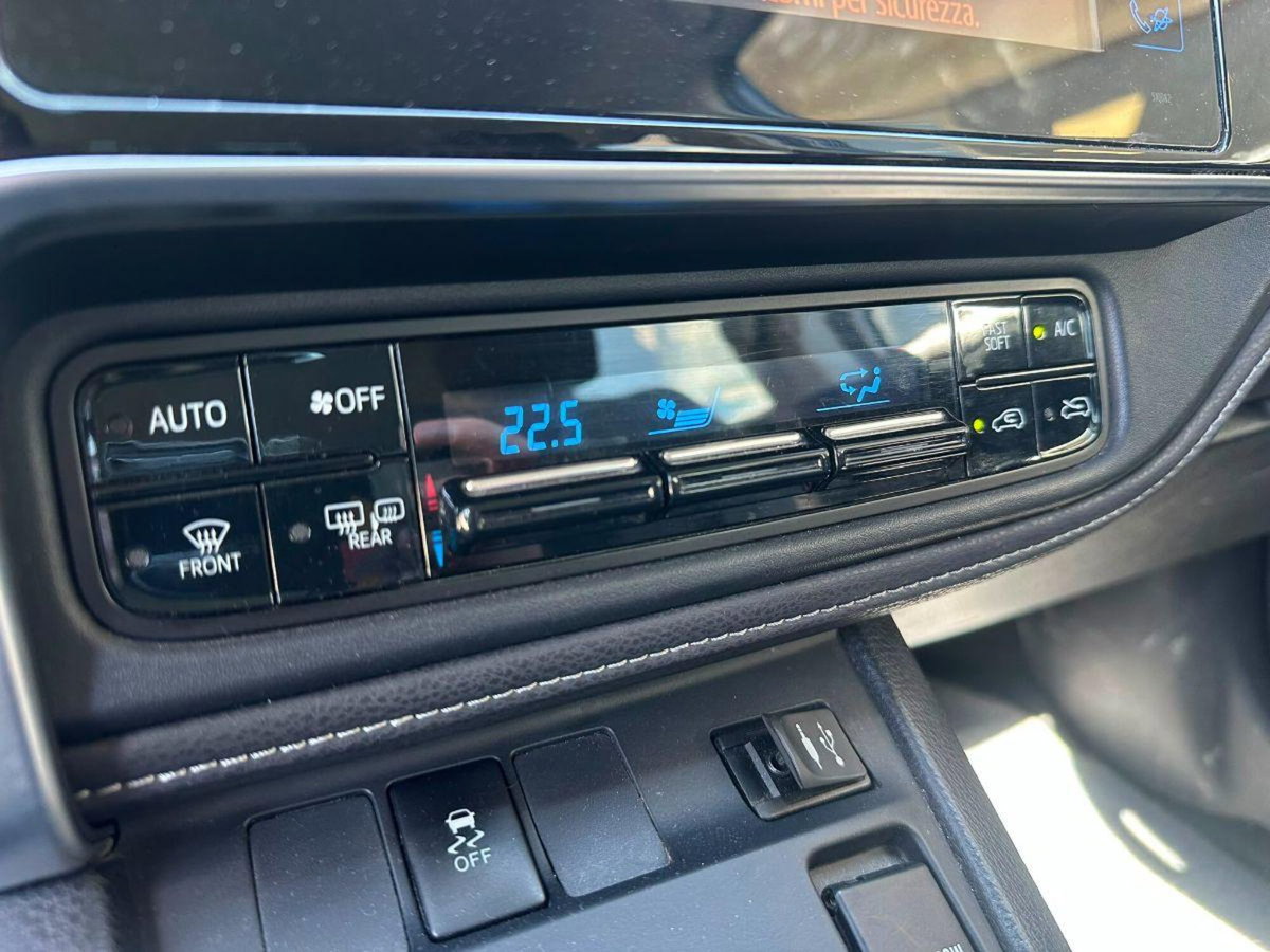 Toyota Auris 1.8 Hybrid Active (13)
