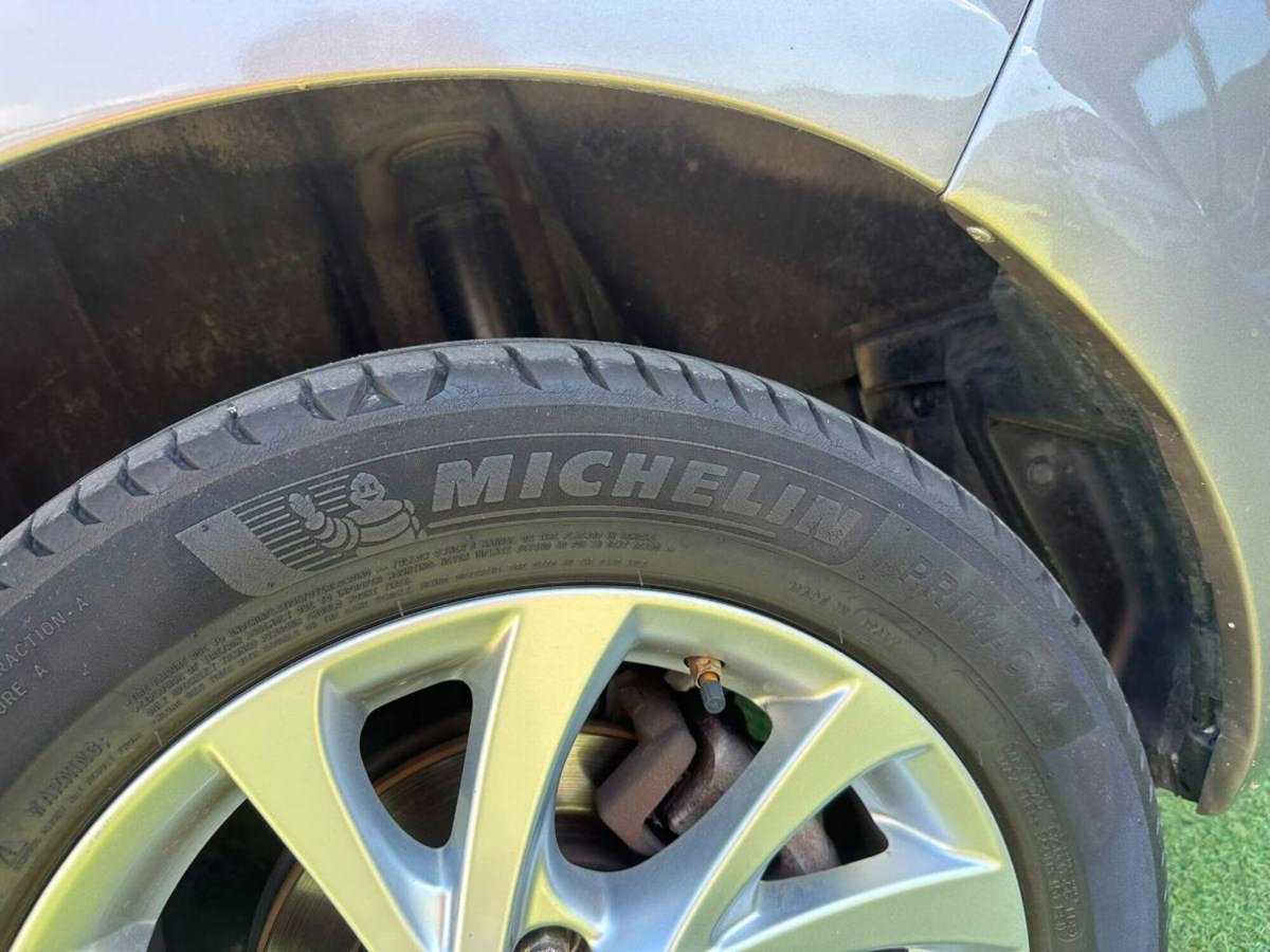 Toyota Auris 1.8 Hybrid Active (14)