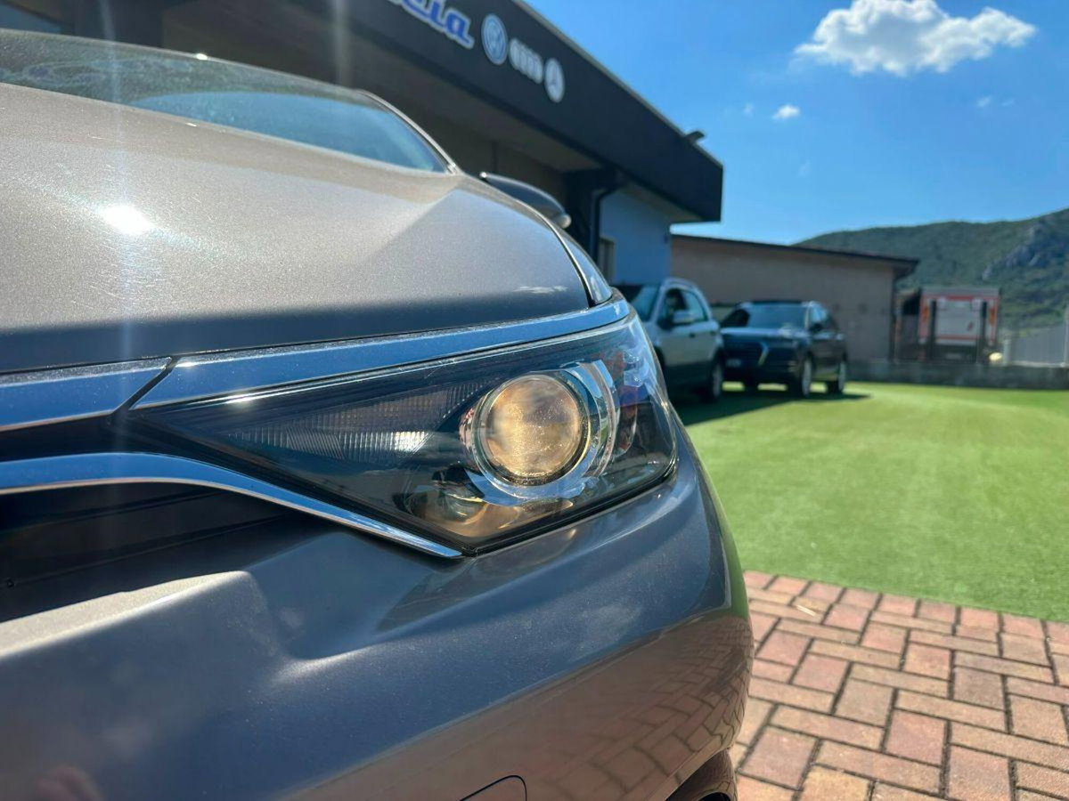 Toyota Auris 1.8 Hybrid Active (15)