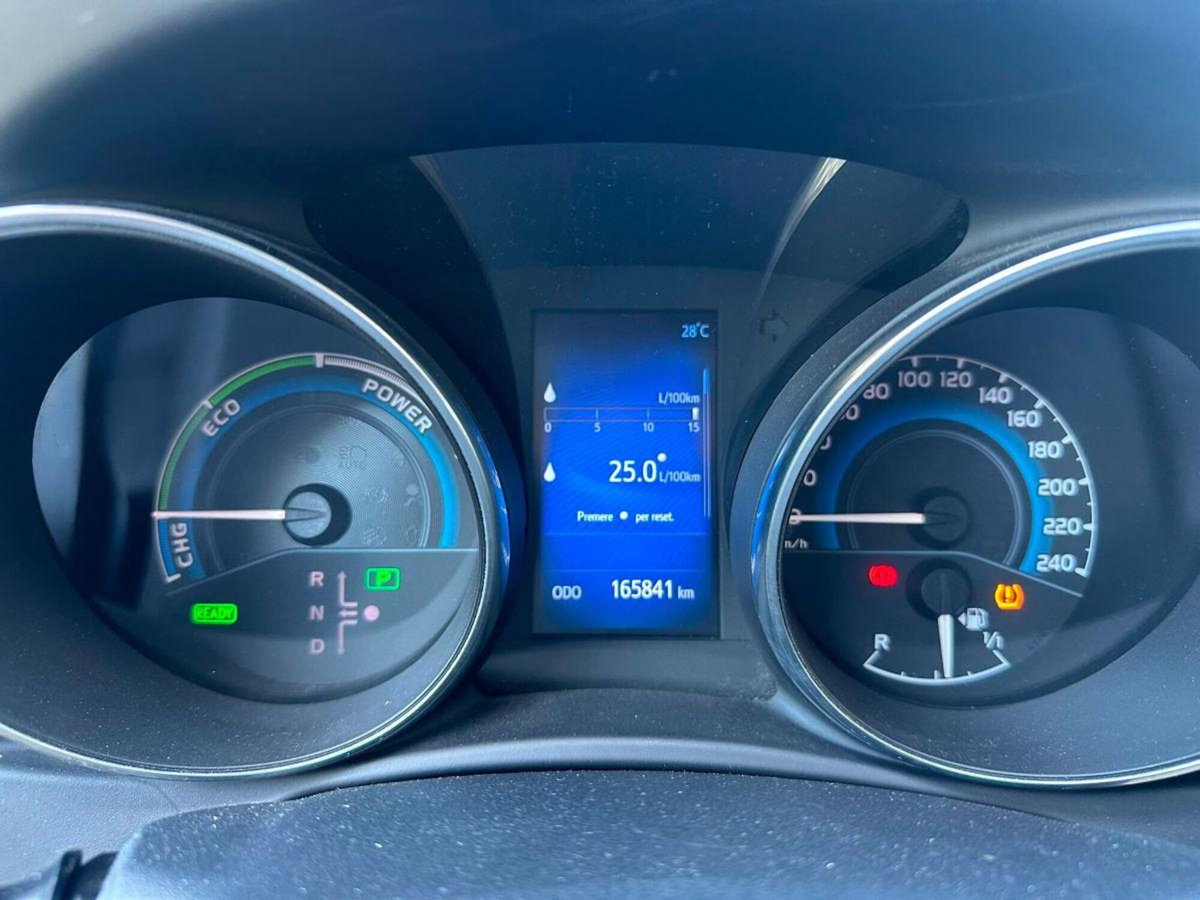 Toyota Auris 1.8 Hybrid Active (5)