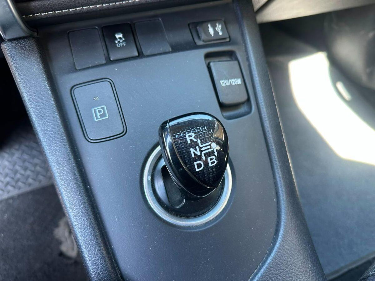 Toyota Auris 1.8 Hybrid Active (6)