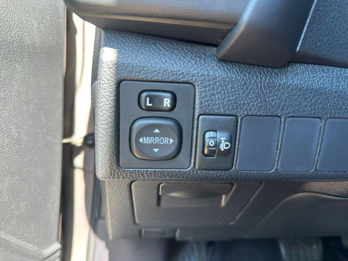 Toyota Auris 1.8 Hybrid Active (9)