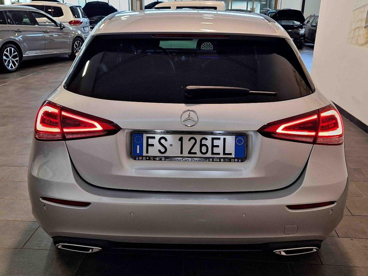 Mercedes-Benz Classe A 180 d Automatic Sport (4)