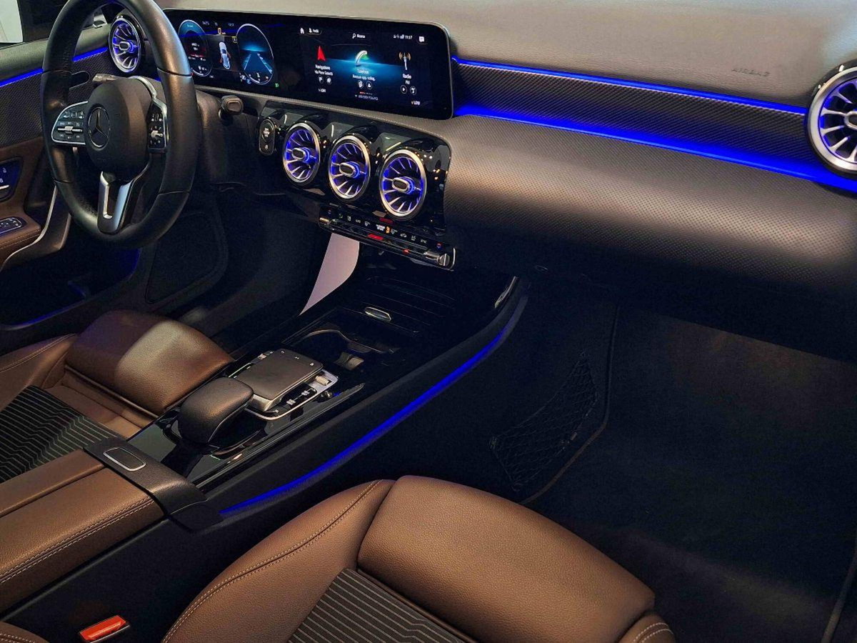 Mercedes-Benz Classe A 180 d Automatic Sport (9)