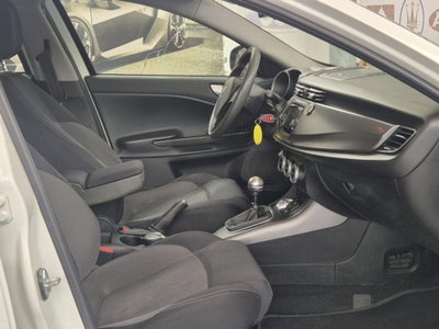 Alfa Romeo Giulietta 1.6 JTDm-2 Exclusive (4)