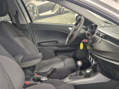 Alfa Romeo Giulietta 1.6 JTDm-2 Exclusive (8)