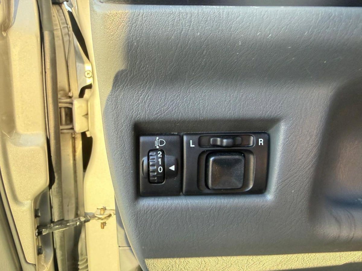 Suzuki Jimny 1.5 DDiS cat 4WD JLX Più (10)