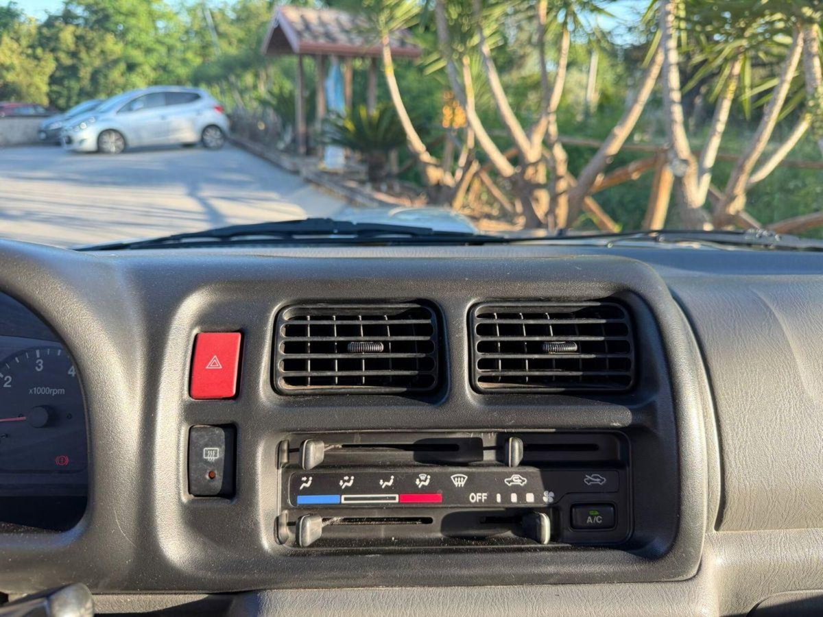 Suzuki Jimny 1.5 DDiS cat 4WD JLX Più (13)