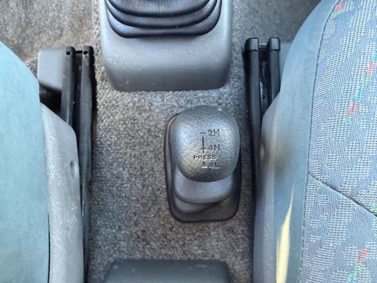 Suzuki Jimny 1.5 DDiS cat 4WD JLX Più (16)