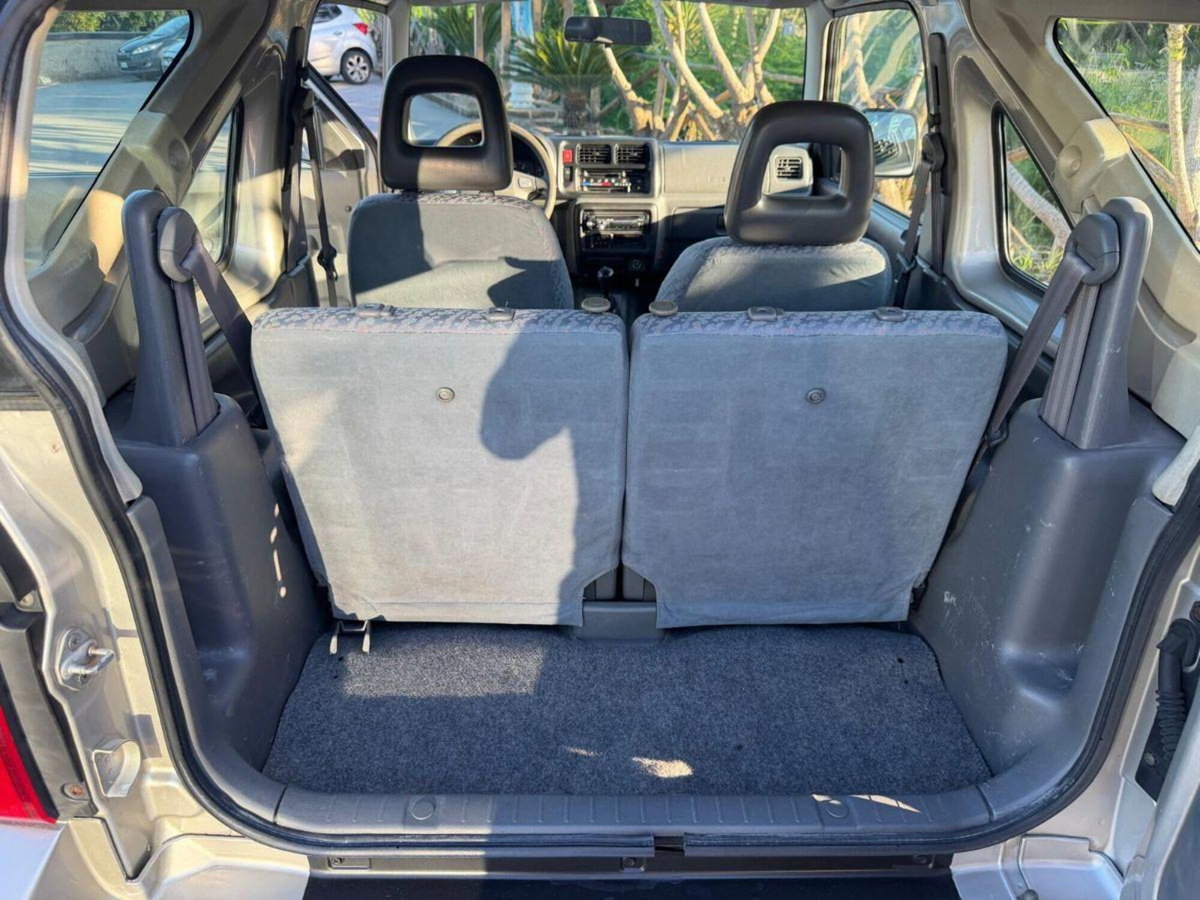 Suzuki Jimny 1.5 DDiS cat 4WD JLX Più (18)