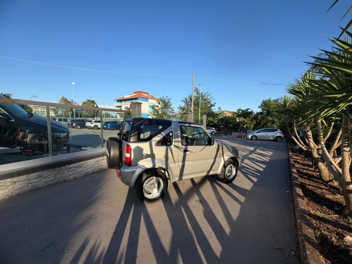 Suzuki Jimny 1.5 DDiS cat 4WD JLX Più (4)