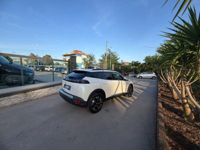 Peugeot 2008 PureTech 100 S&S Allure (4)