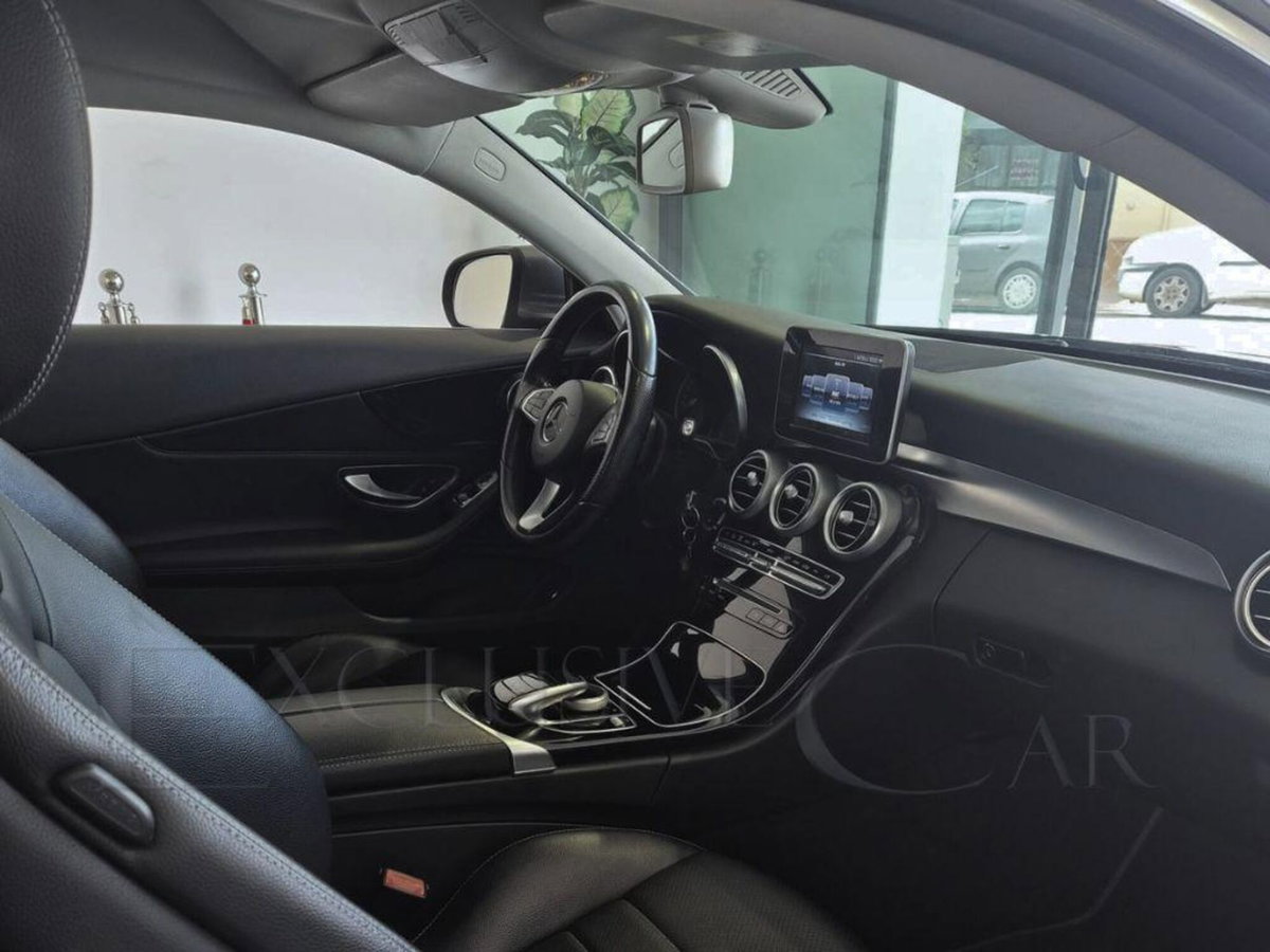 Mercedes-Benz Classe C Coupé 220 d Auto 4Matic Coupé Sport (9)