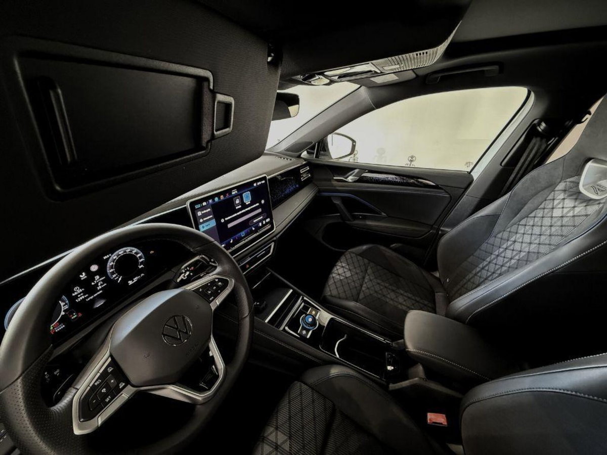 Volkswagen Tiguan 1.5 etsi R-Line 150cv dsg (13)