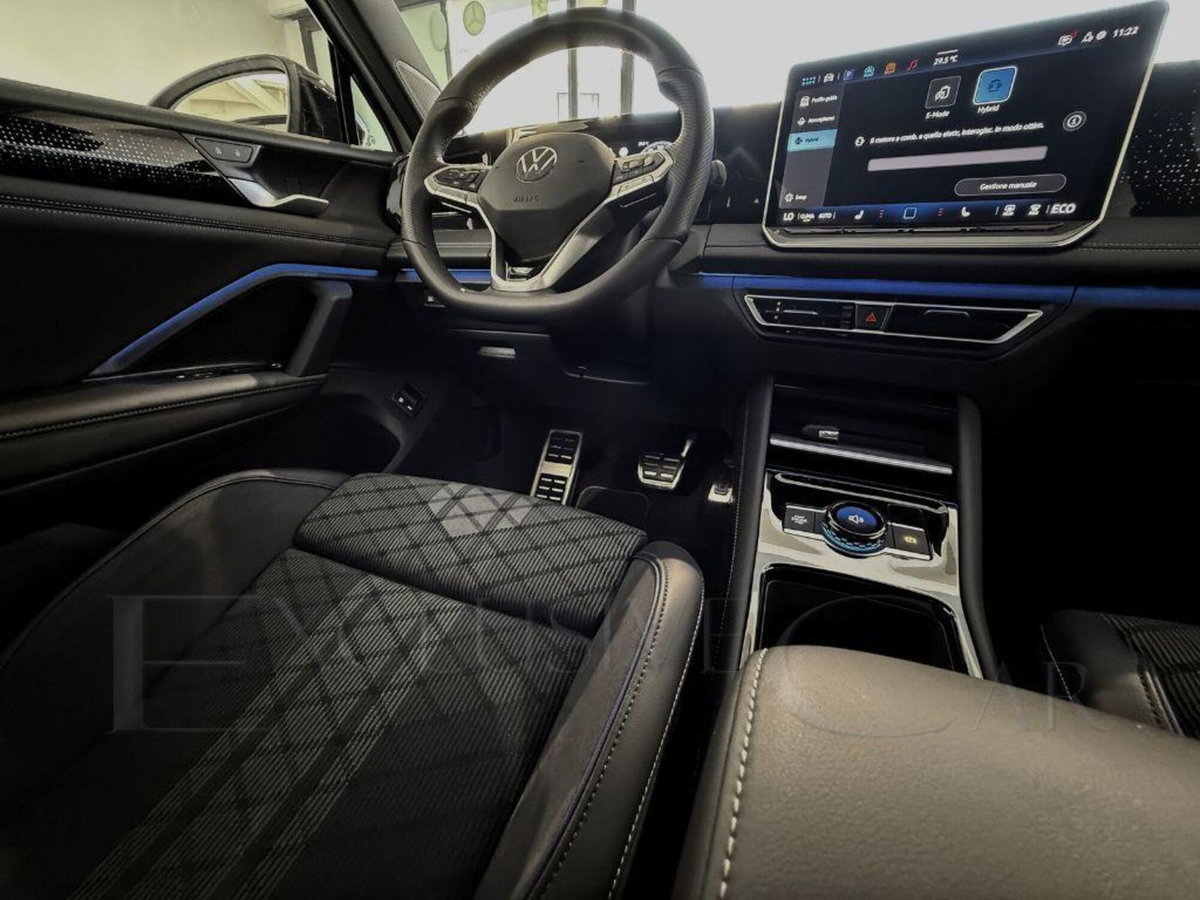 Volkswagen Tiguan 1.5 etsi R-Line 150cv dsg (16)