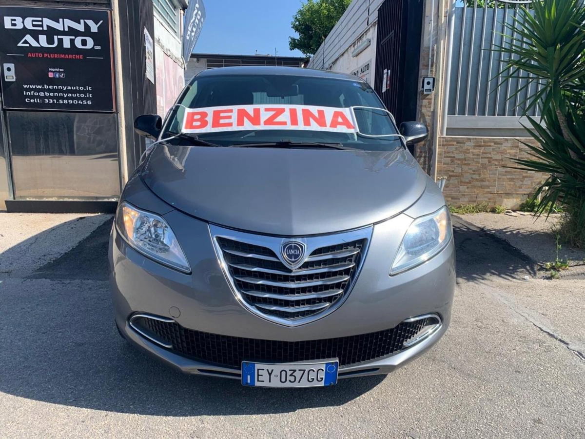 Lancia Ypsilon 0.9 TwinAir 85 CV 5 porte S&S DFN Platinum