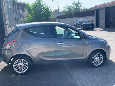 Lancia Ypsilon 0.9 TwinAir 85 CV 5 porte S&S Platinum (3)