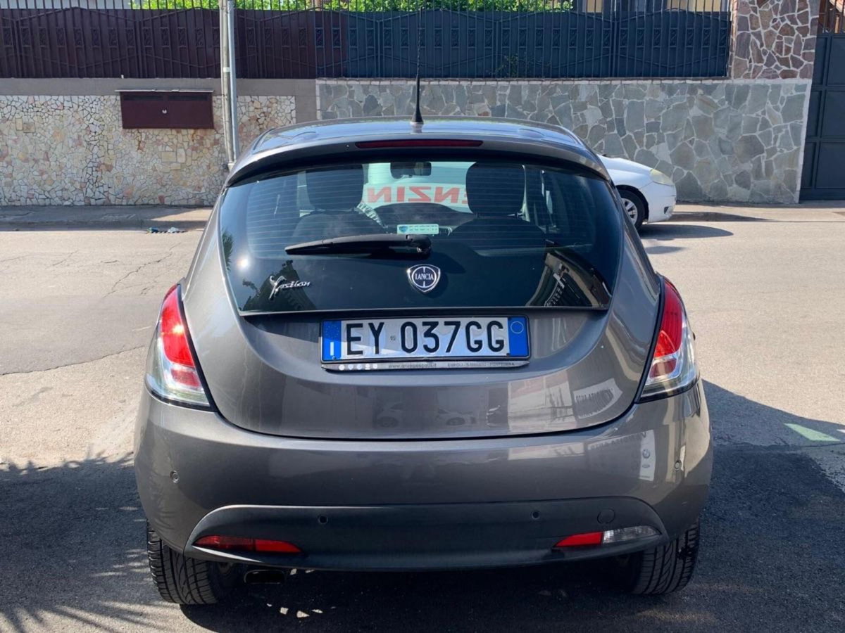 Lancia Ypsilon 0.9 TwinAir 85 CV 5 porte S&S DFN Platinum (6)