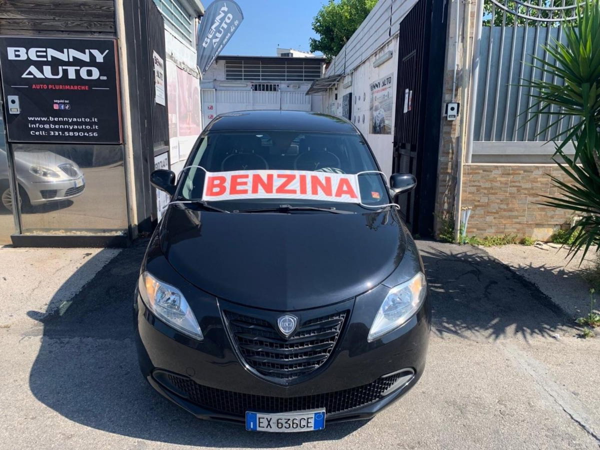 Lancia Ypsilon 1.2 69 CV 5 porte Elefantino