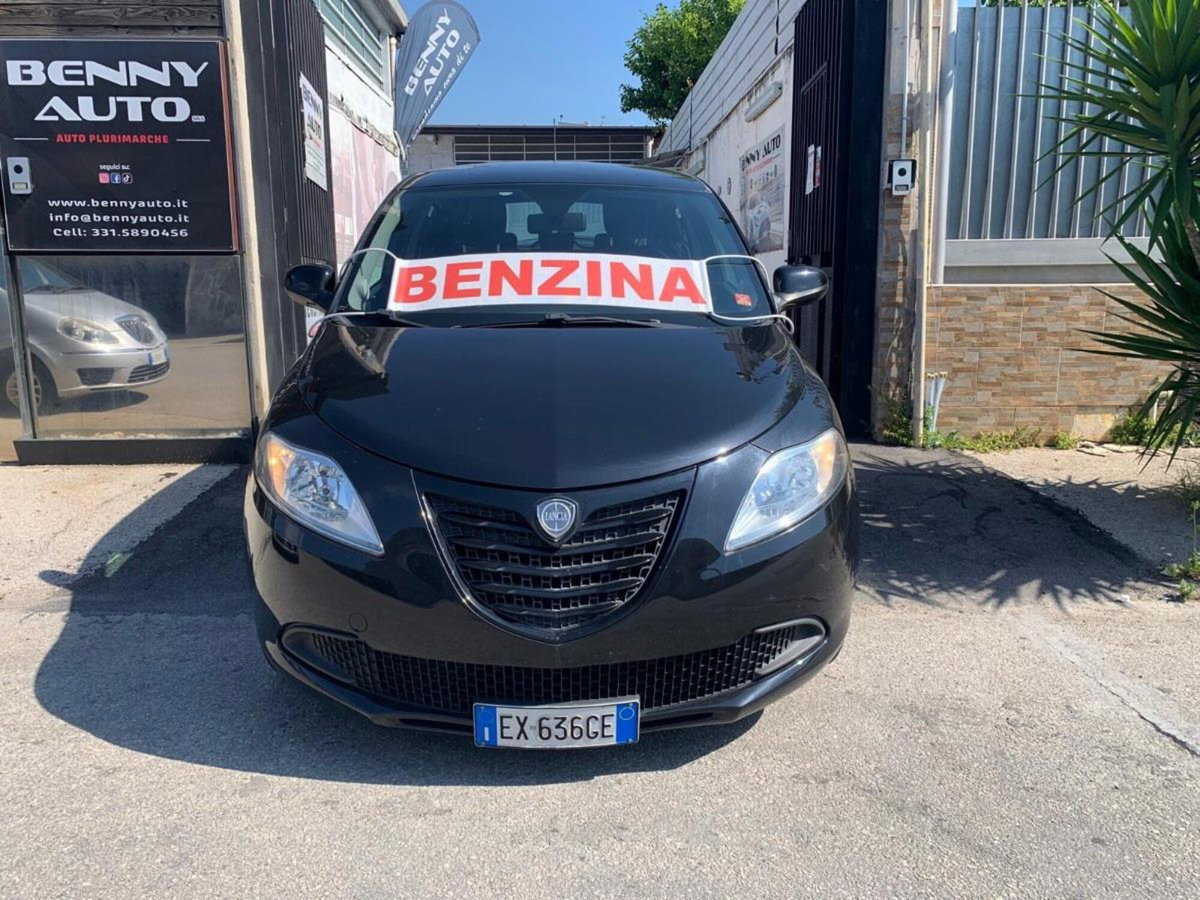 Lancia Ypsilon 1.2 69 CV 5 porte Elefantino (4)