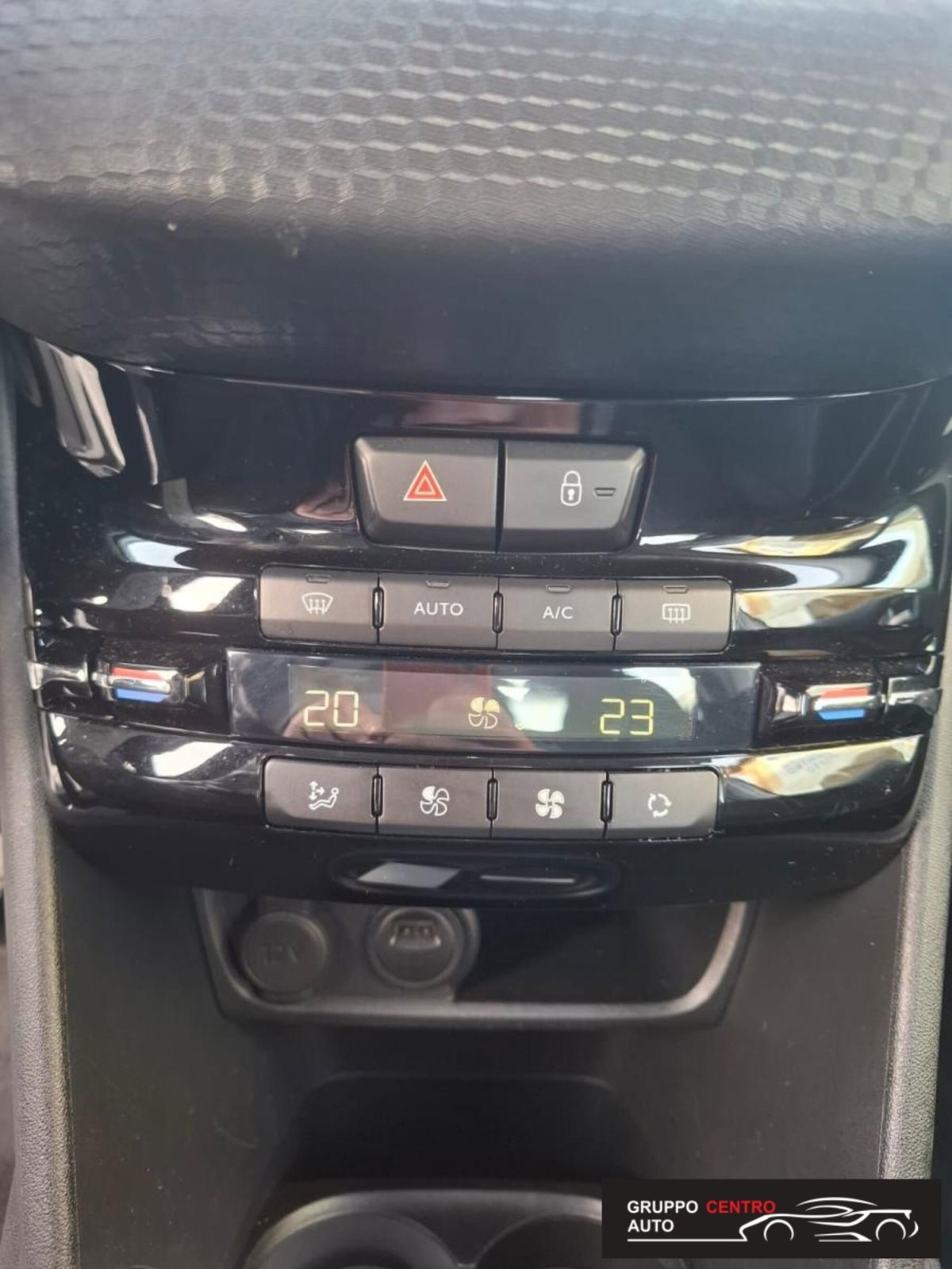 Peugeot 208 BlueHDi 100 Stop&Start 5 porte Allure (16)