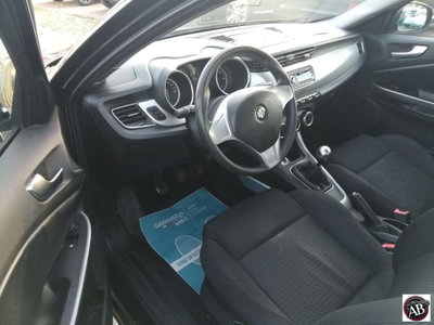 Alfa Romeo Giulietta 1.6 JTDm-2 Distinctive (10)