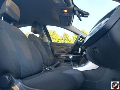 Alfa Romeo Giulietta 1.6 JTDm-2 Distinctive (14)