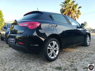 Alfa Romeo Giulietta 1.6 JTDm-2 Distinctive (6)