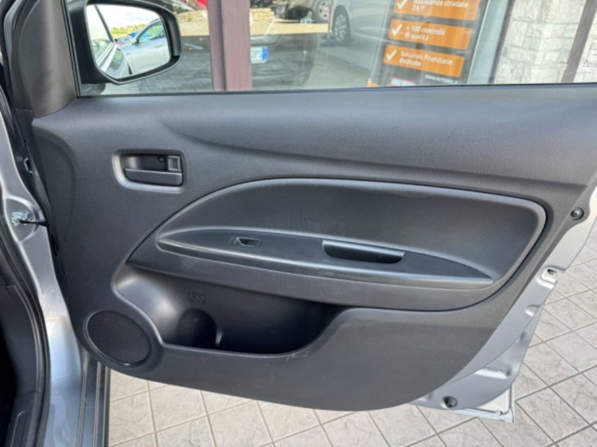 Mitsubishi Space Star 1.2 Intense SDA (17)