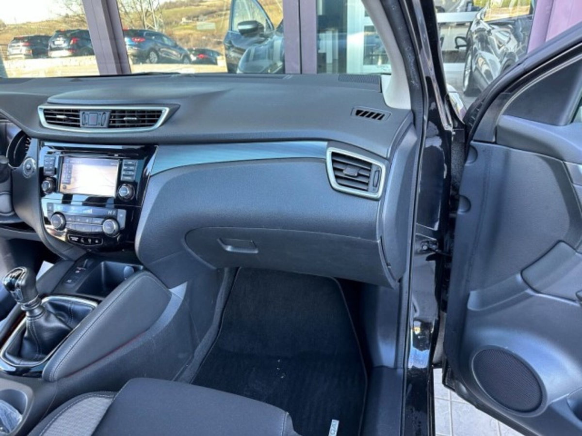 Nissan Qashqai 1.5 dCi N-Connecta (18)
