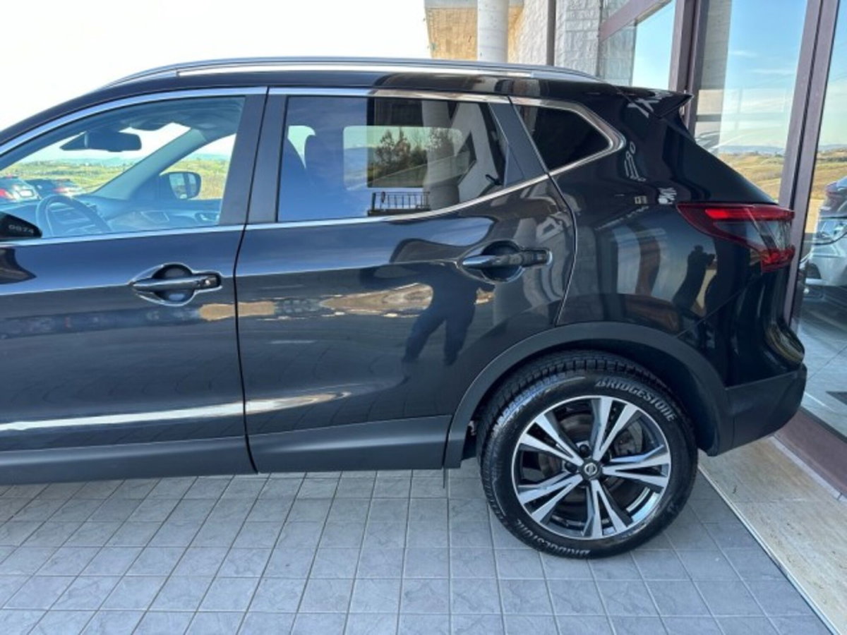 Nissan Qashqai 1.5 dCi N-Connecta (9)