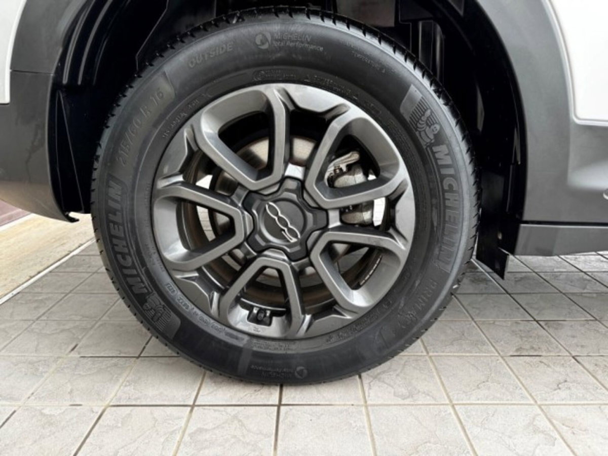 Fiat 500X 1.5 T4 Hybrid 130 CV DCT Yacht Club Capri (9)