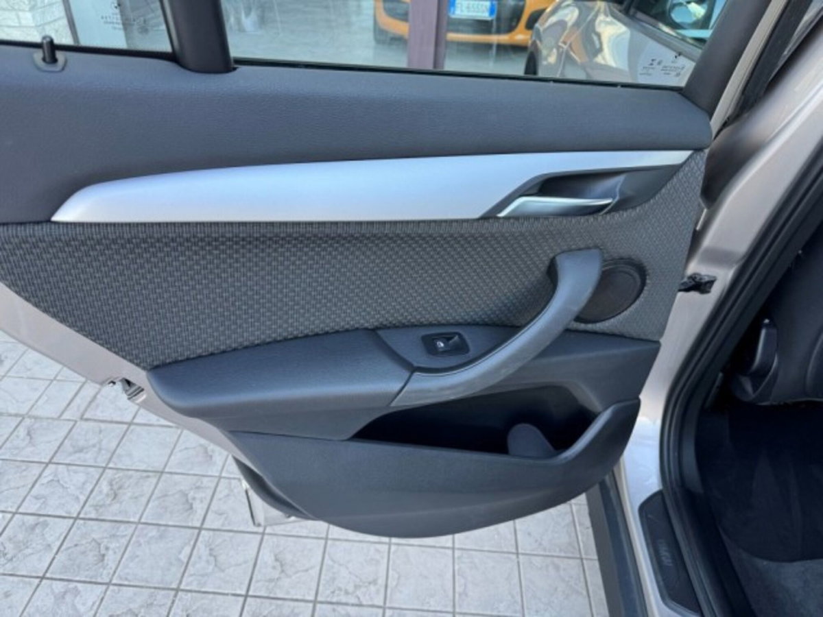 BMW X1 sDrive16d Business Advantage (18)