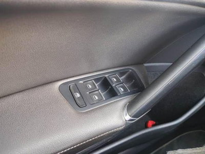 Volkswagen Golf 2.0 TDI 140CV DPF DSG 5p. Highline (11)