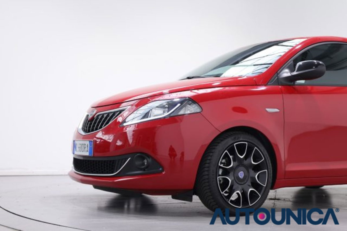 Lancia Ypsilon 1.0 FireFly 5 porte S&S Hybrid Ecochic Gold (11)