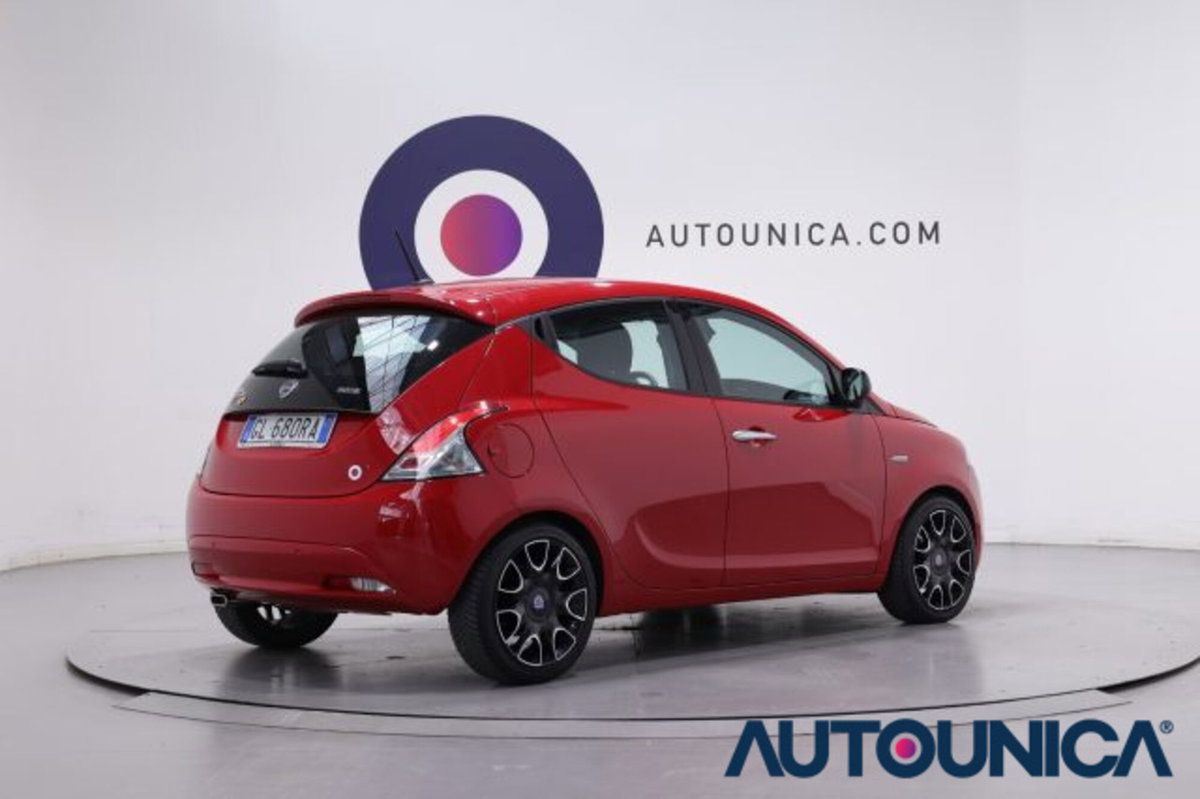Lancia Ypsilon 1.0 FireFly 5 porte S&S Hybrid Ecochic Gold (14)
