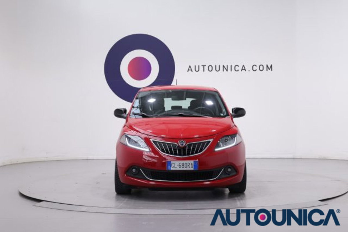 Lancia Ypsilon 1.0 FireFly 5 porte S&S Hybrid Ecochic Gold (2)