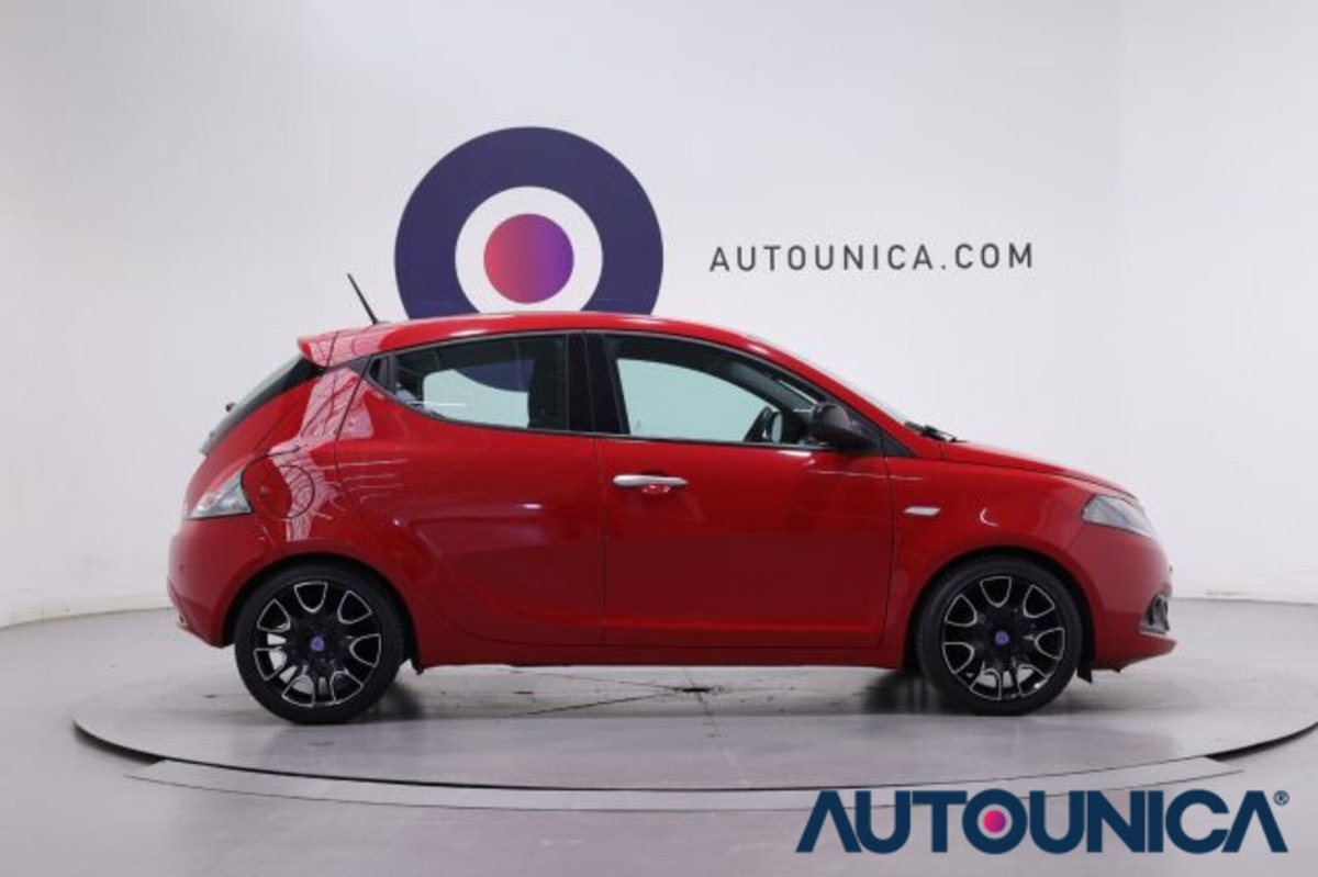 Lancia Ypsilon 1.0 FireFly 5 porte S&S Hybrid Ecochic Gold (4)