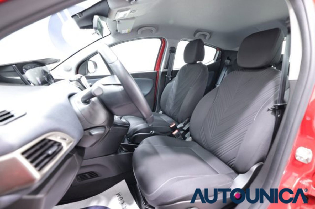 Lancia Ypsilon 1.0 FireFly 5 porte S&S Hybrid Ecochic Gold (6)