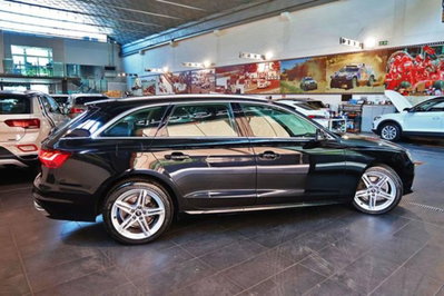Audi A4 Avant 35 2.0 tdi mhev Business Advanced 163cv s-tronic (10)