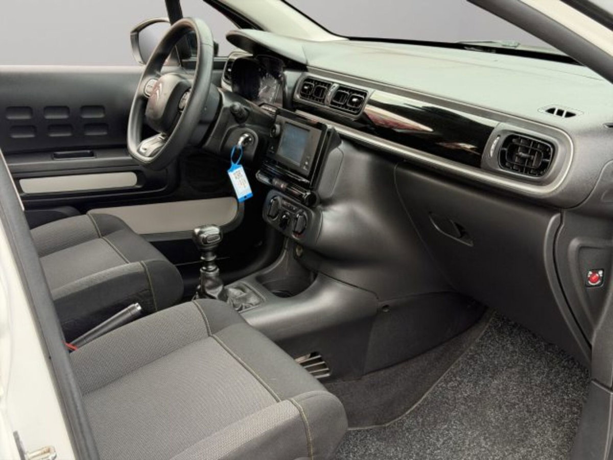 Citroen C3 BlueHDi 100 S&S Van Feel (9)