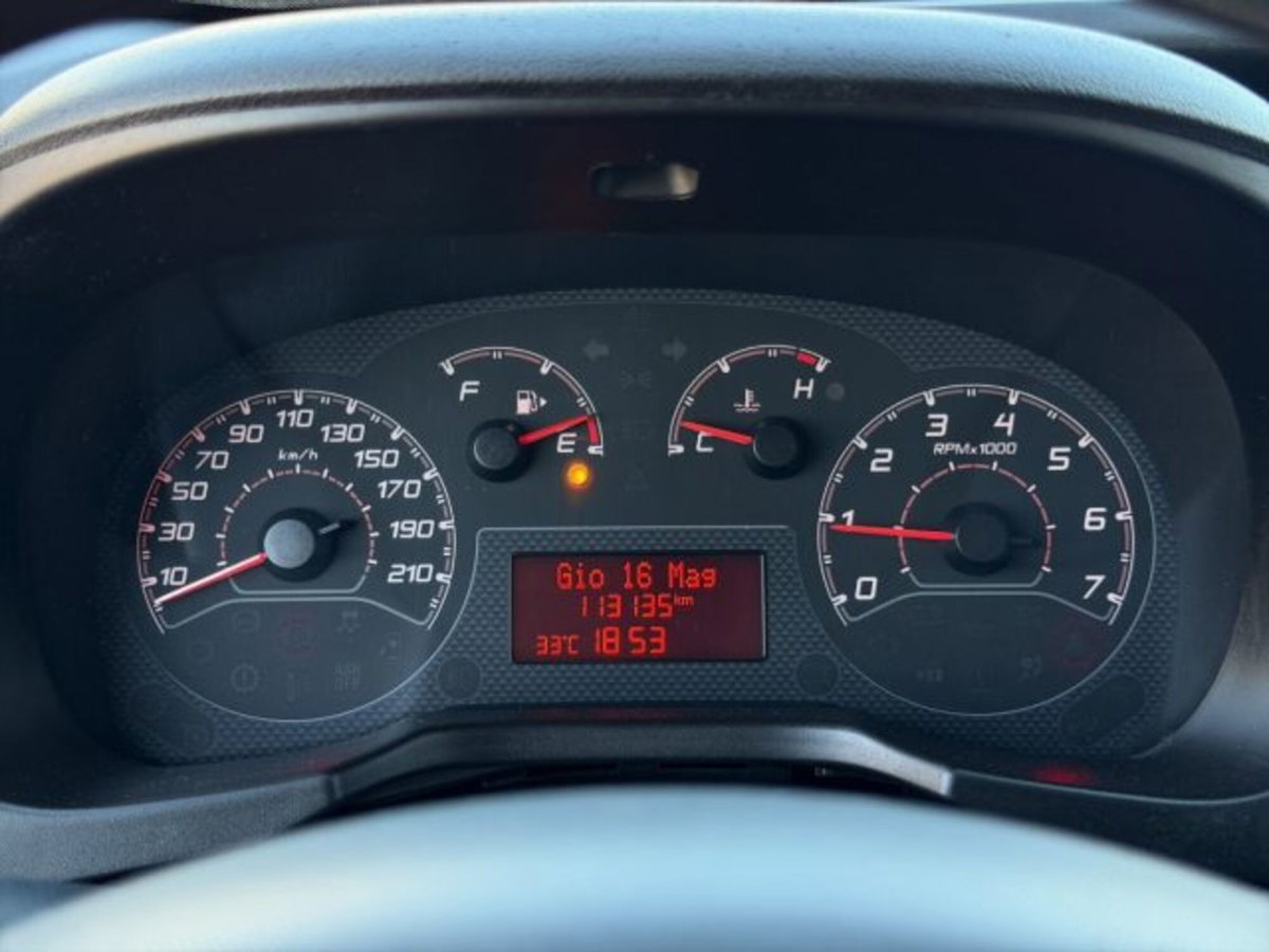 Fiat Fiorino Furgone cargo 1.3 mjt 95cv Adventure (12)