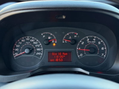 Fiat Fiorino Furgone cargo 1.3 mjt 95cv Adventure (12)