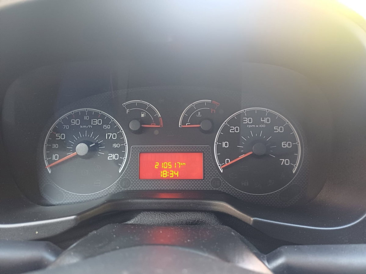 Fiat Qubo 1.3 MJT 95 CV Trekking (14)