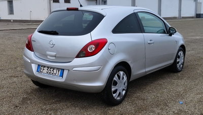 Opel Corsa 1.2 3 porte b-color (5)
