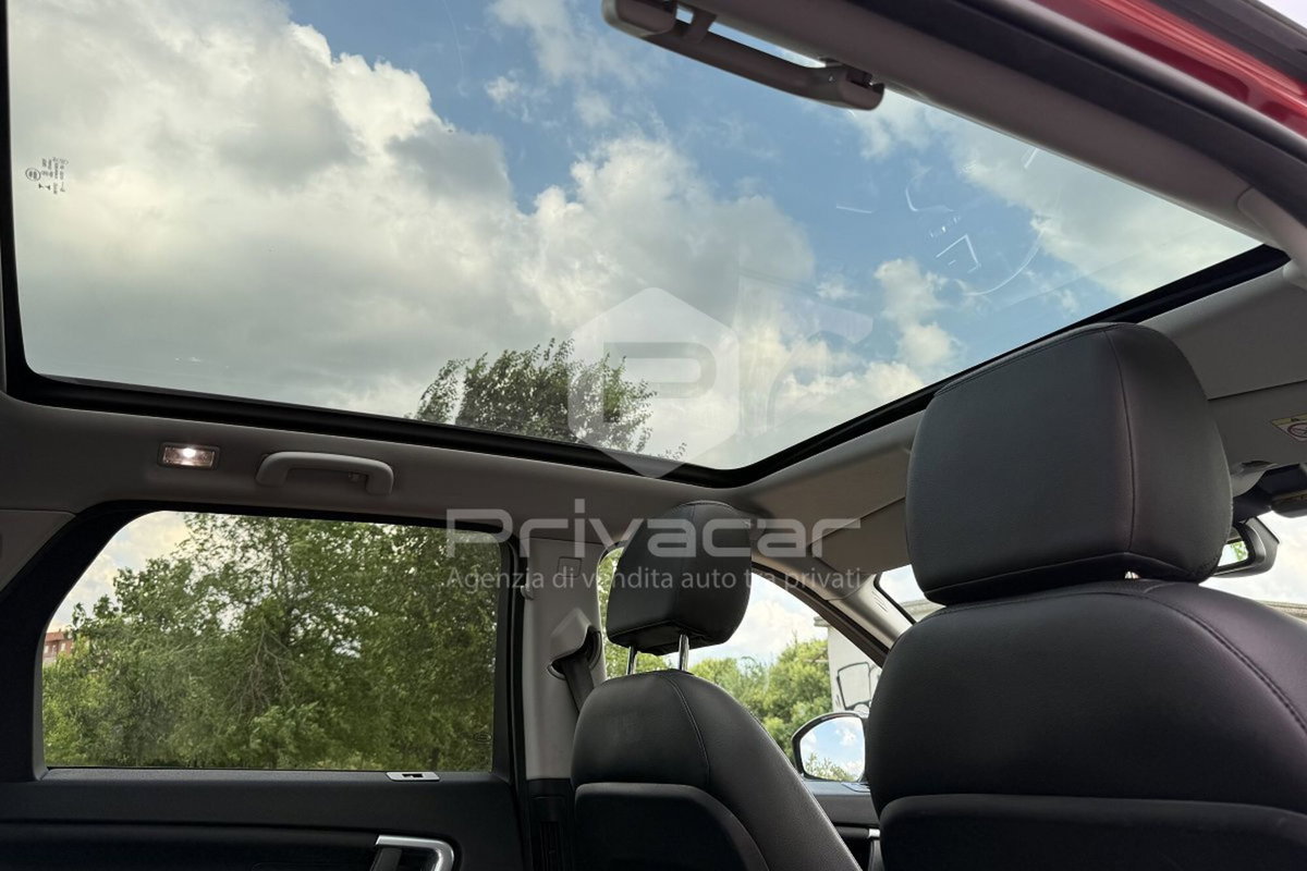 Land Rover Discovery Sport 2.0 TD4 150 CV HSE Luxury (15)
