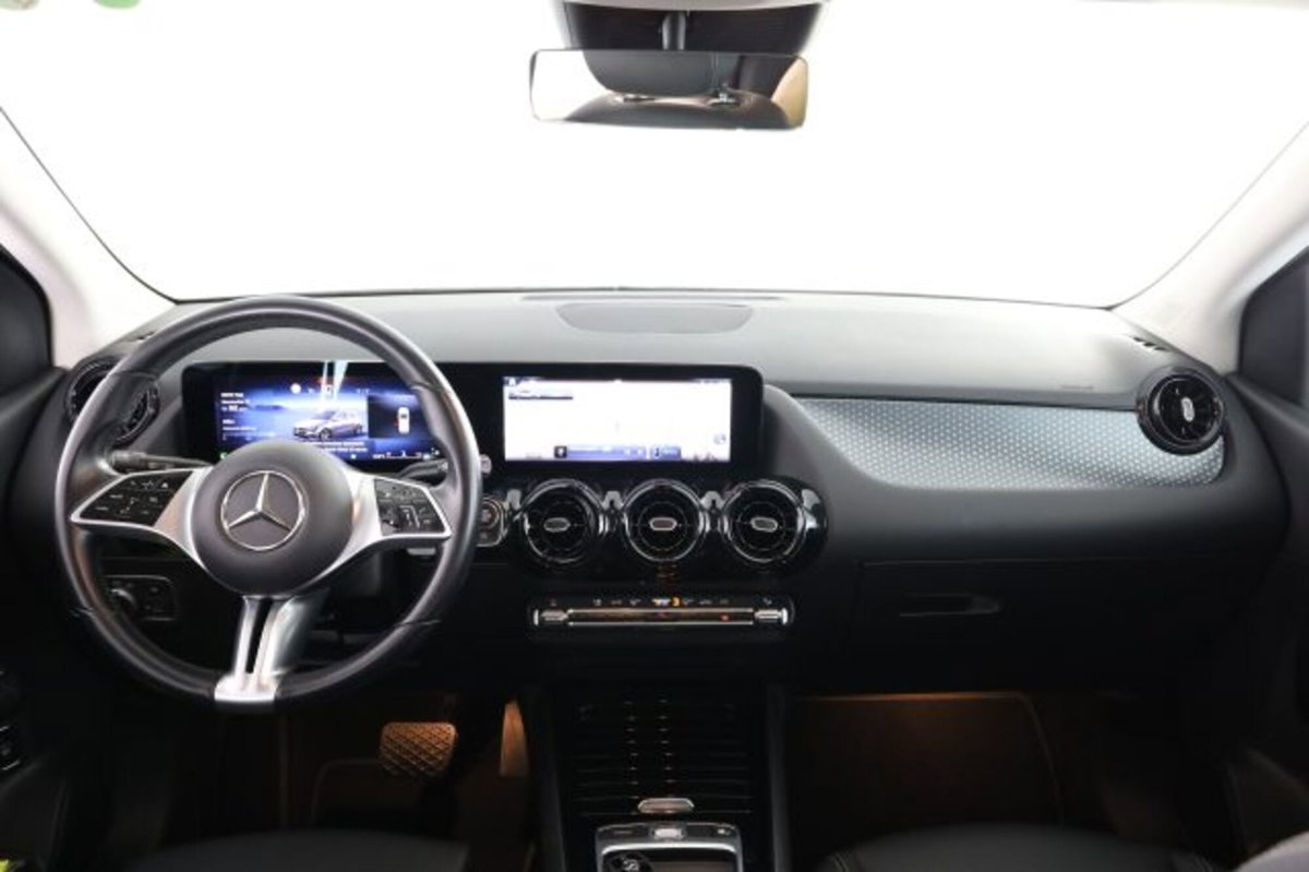 Mercedes-Benz CLA Shooting Brake 180 d Advanced auto (4)